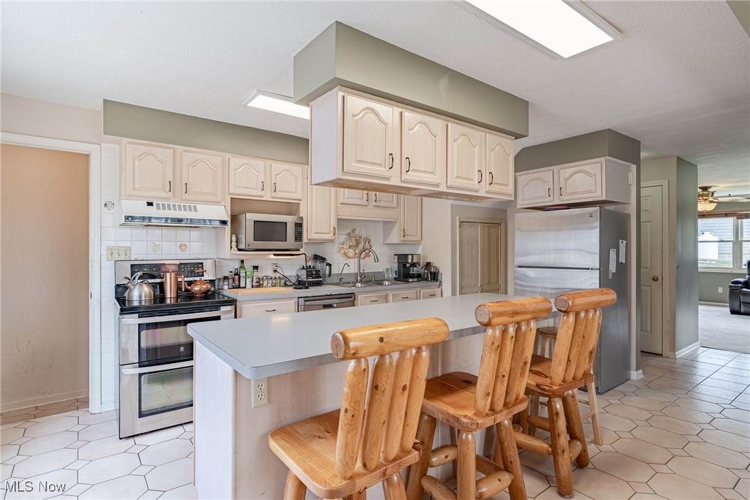12560 Burton Heights Boulevard, Burton, Ohio image 7