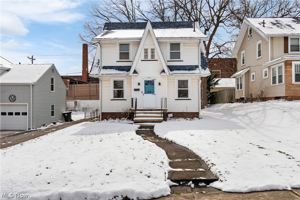 Photo of 1316 22nd Street NE, Canton, OH 44714 (MLS # 5194366)