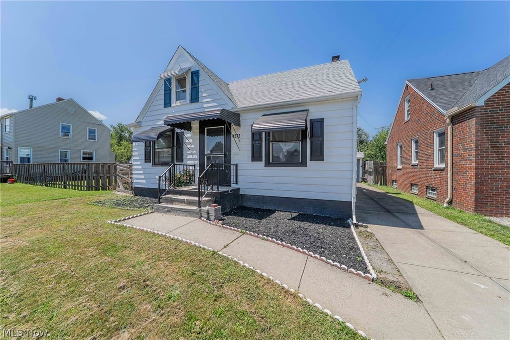 Photo of 4272 W 137th Street, Cleveland, OH 44135 (MLS # 5226615)