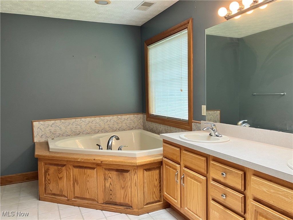 1254 Maxfli Drive, Akron, Ohio image 26