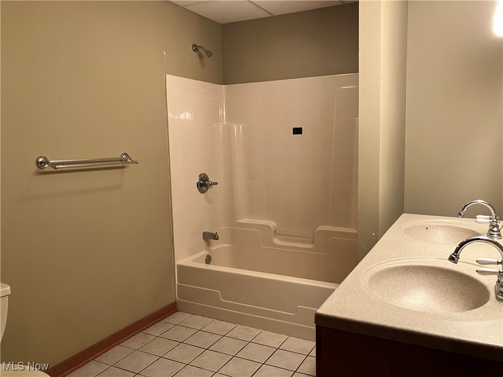 1254 Maxfli Drive, Akron, Ohio image 32