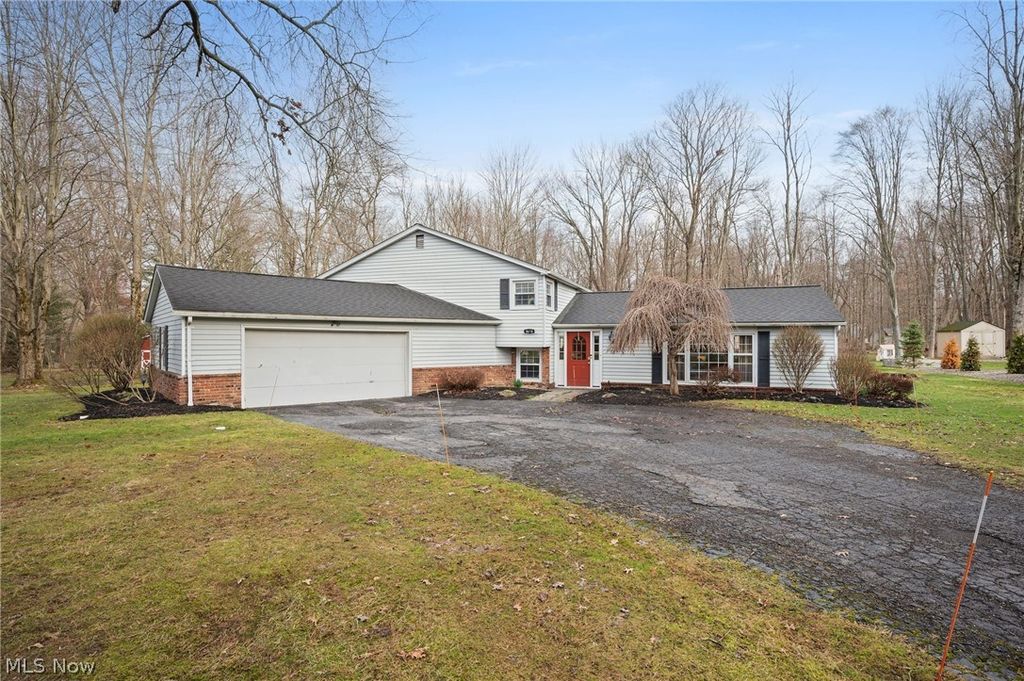 Photo of 8678 Apple Hill Road, Chagrin Falls, OH 44023 (MLS # 5191110)