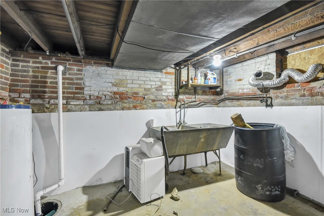 Heman Elys - Residential