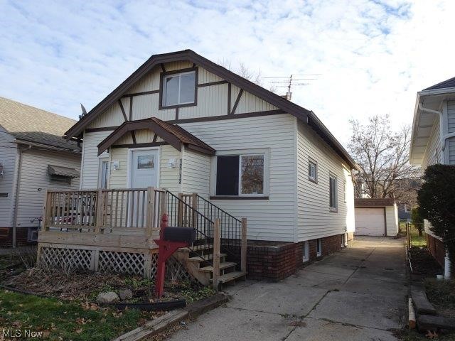 Beautiful vinyl sided Cape Cod that has been recently renovated! Newer windows, flooring, furnace, central air, bathrooms and a finished rec room in the basement. There is a front porch and full deck in the fenced backyard; this is truly an amazing home in a great location! Schedule your appointment today and don't miss out!