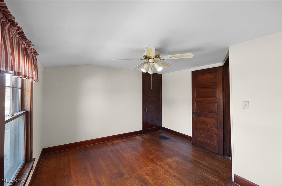 15617 Lake Avenue, Lakewood, Ohio image 30
