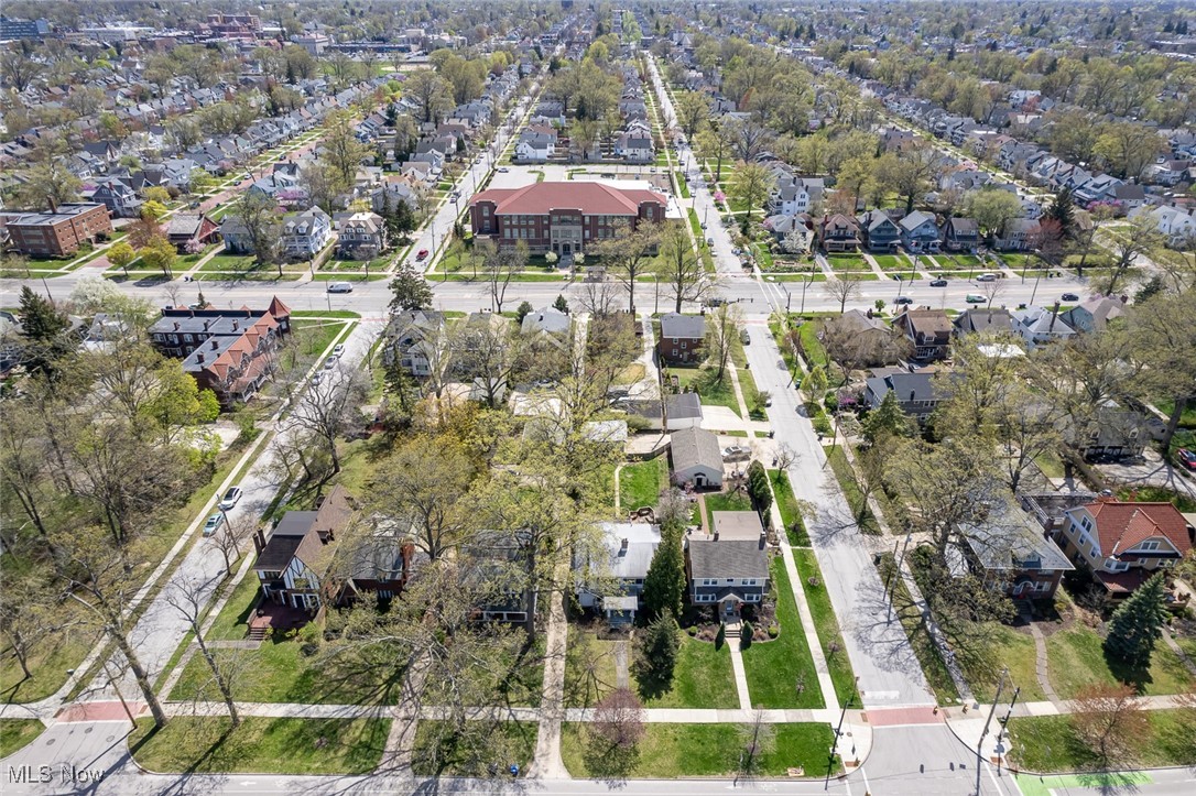 15617 Lake Avenue, Lakewood, Ohio image 46