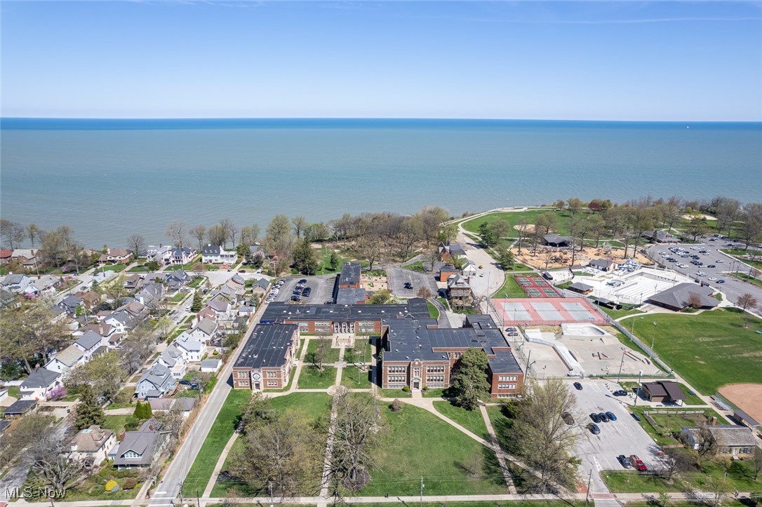 15617 Lake Avenue, Lakewood, Ohio image 40