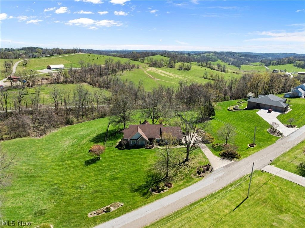 Photo of 66985 Vista Drive, St Clairsville, OH 43950 (MLS # 5191928)