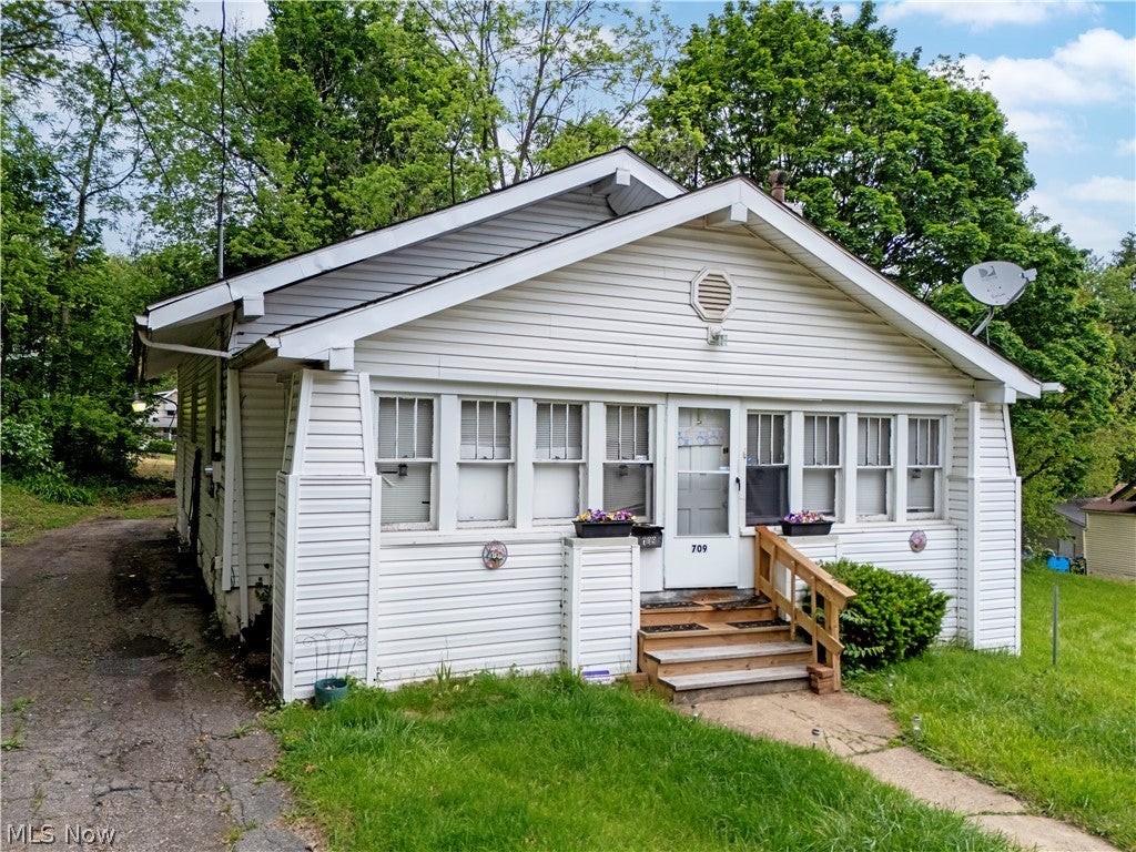 709 Longview Avenue
