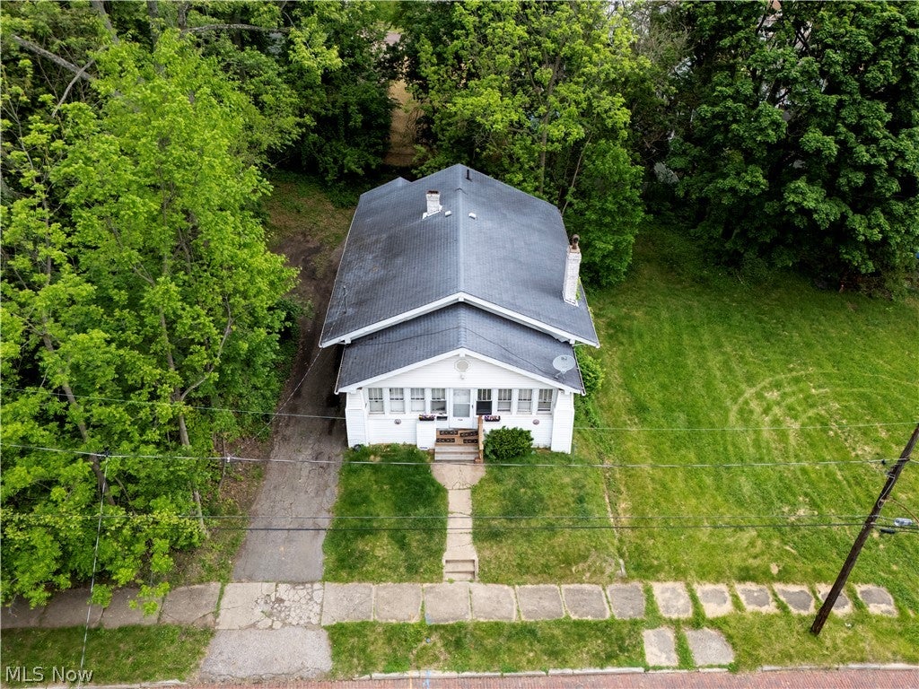 709 Longview Avenue