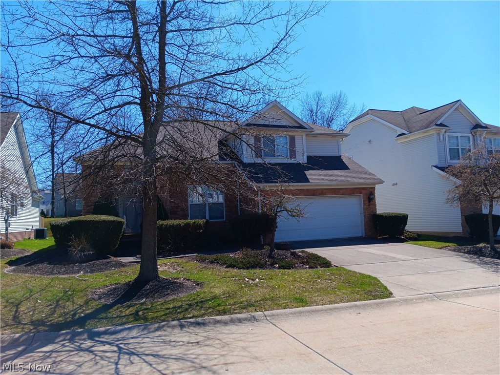 Beautiful 3 bedroom/2 1/2-bathroom two-story home located in the quiet neighborhood of Villa Lago Estates in Macedonia, Ohio built in 1998 this home features vaulted ceilings, a spacious kitchen and an open floor plan. Great for a growing family or downsizing.