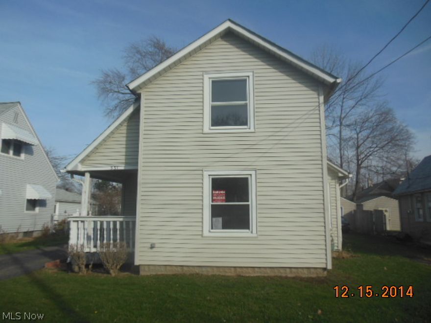 Lots of room in this vinyl sided Colonial with lots of potential. Unfinished basement with plenty of storage, 1 car detached garage on side street location. Front porch for watching the snow fall. Kitchen has plenty of cabinet and countertop space with eat in area. Newer roof. Give this home some sprucing up and make it yours today.
