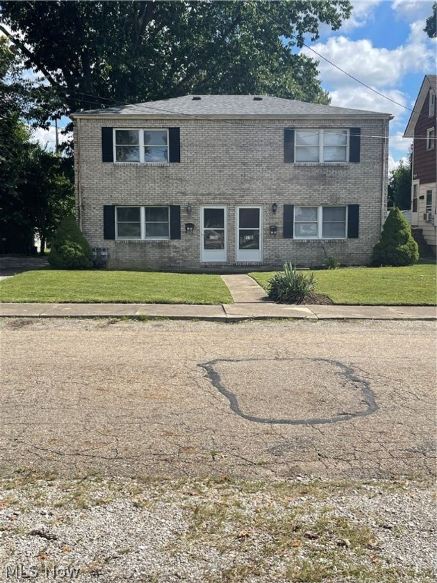 Attention investors, great income producing property close to University and hospital. Current tenant in unit 1734 would like to stay. Unit 1738 is vacant and  has been updated (see attached in supplements).  Each unit has one covered and one uncovered parking space. This one won't last long schedule your showing today!!