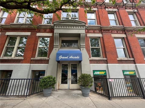 Photo for 408 W Saint Clair Avenue 318