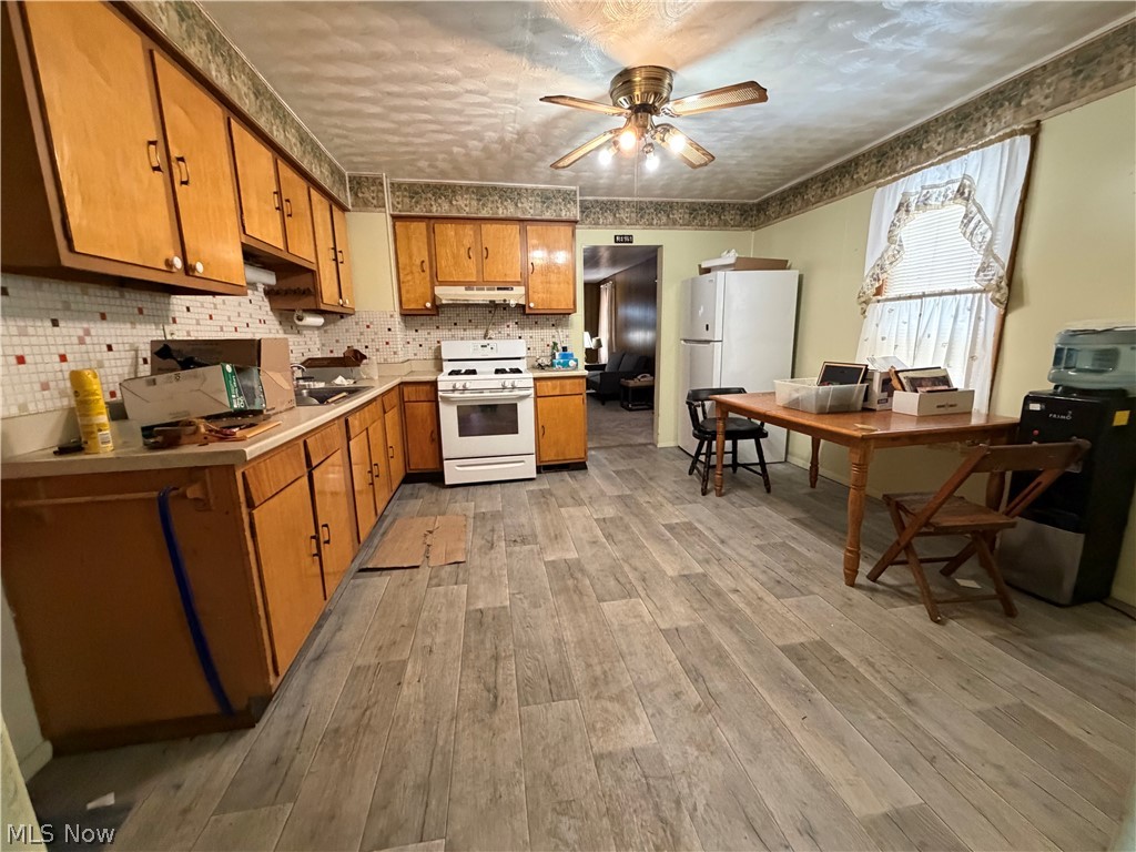 Colonial Park - Residential