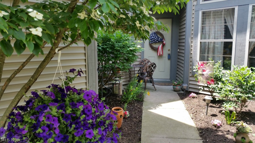 Arrowhead Bay Cond - Residential