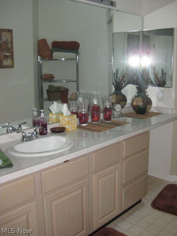 Arrowhead Bay Cond - Residential