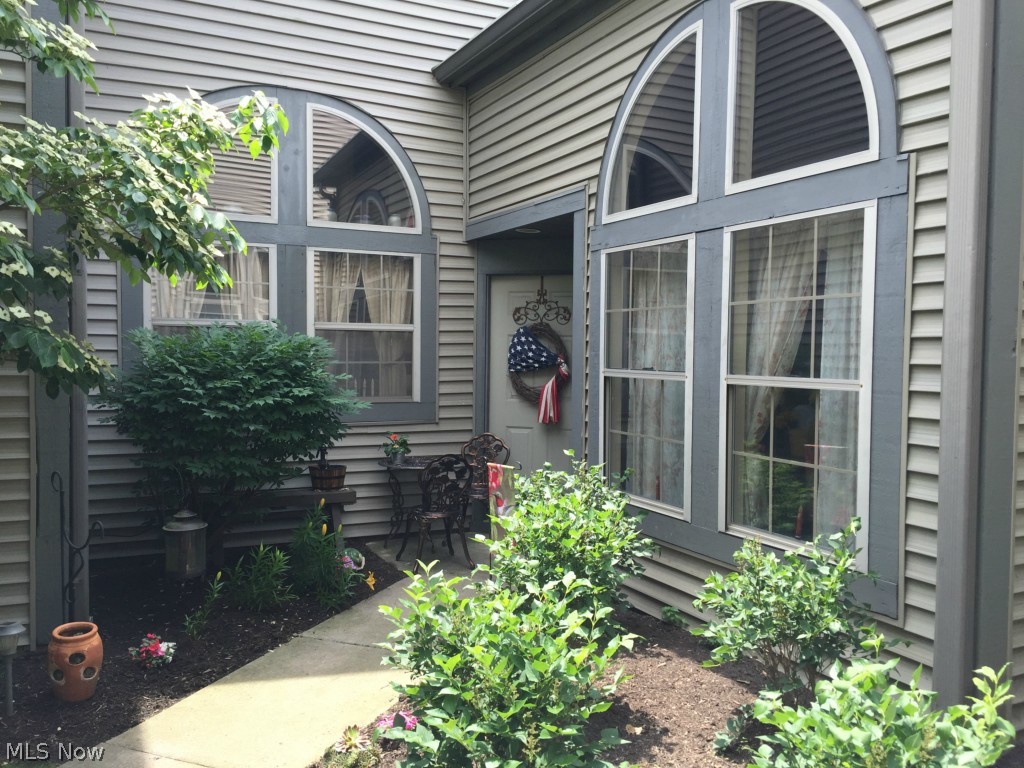 Arrowhead Bay Cond - Residential