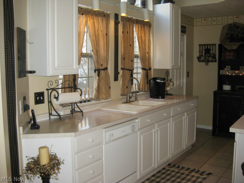 Arrowhead Bay Cond - Residential