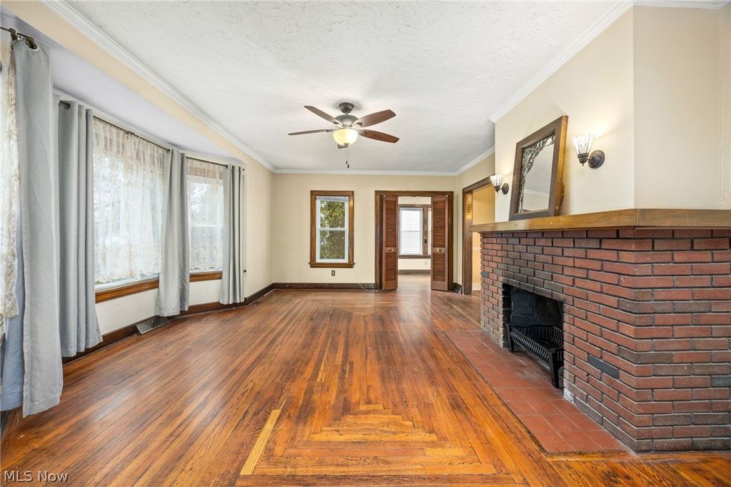 Photo of 31 Medford Avenue, Akron, OH 44310 (MLS # 5190189)