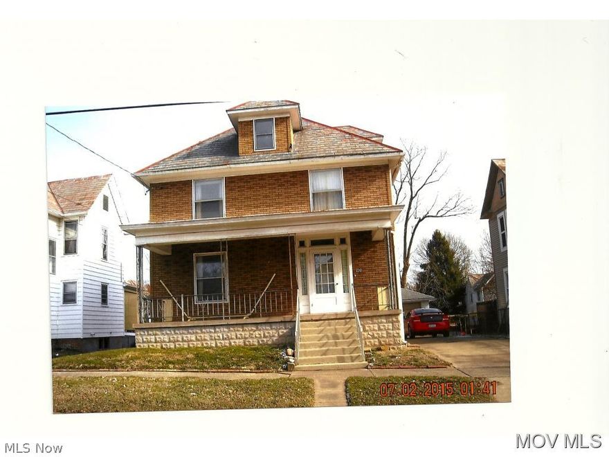 Beautiful woodwork.  Spacious foyer, decorative corner fireplaces.  First floor laundry. Floored attic partially finished.  Hugh level backyard.  Elem: Phillips Elementary School  Elem/Bus: N  JrHigh: Marietta Middle School School  JrHigh/Bus: Y  High: Marietta High School  High/Bus: Y  Fire: CIT  Police: CTY  ;SQFT=Fin L1:930, Fin L2:870, Fin Above:1800, Fin Total:1800, Unfin L3:870, Unfin Bsmt:930, Unfin Above:1800;GAR= 1 Car Det