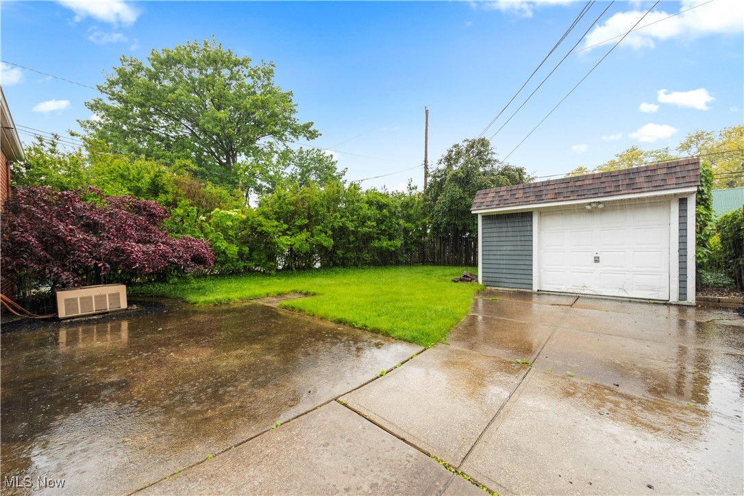 9304 Beech Avenue, Brooklyn, Ohio image 17
