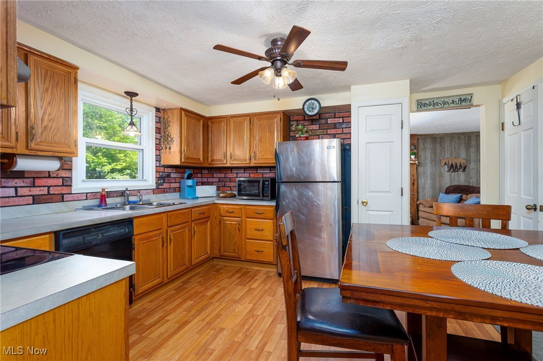832 Dogwood Trail, Medina, Ohio image 8