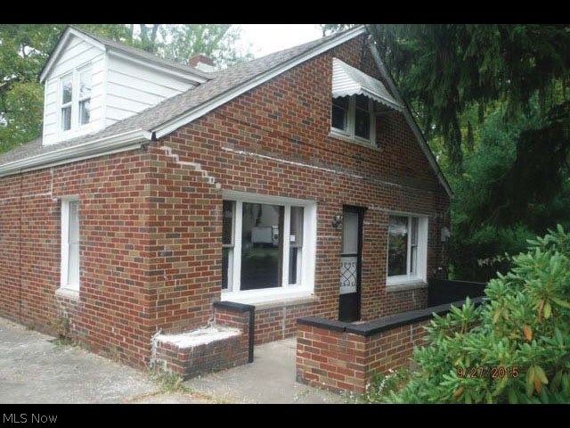 JUST REDUCED! Was $72,500, NOW $68,000.This completely renovated 3BR bungalow has a large fenced in backyard. The interior has been freshly painted and new carpeting and flooring has been installed throughout the entire home. In the kitchen, new countertops have been added, as well as a new double stainless steel sink. New kitchen appliances are included. The bathroom is fully renovated with a new vanity and sink combo, new toilet and new tub. As an added bonus, there is a separate laundry room. MOVE-IN READY! We offer FINANCING and a FREE one year Home Owner's Warranty.