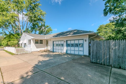 Tiny photo for 277 Gillett Street, Painesville, OH 44077 (MLS # 5239578)