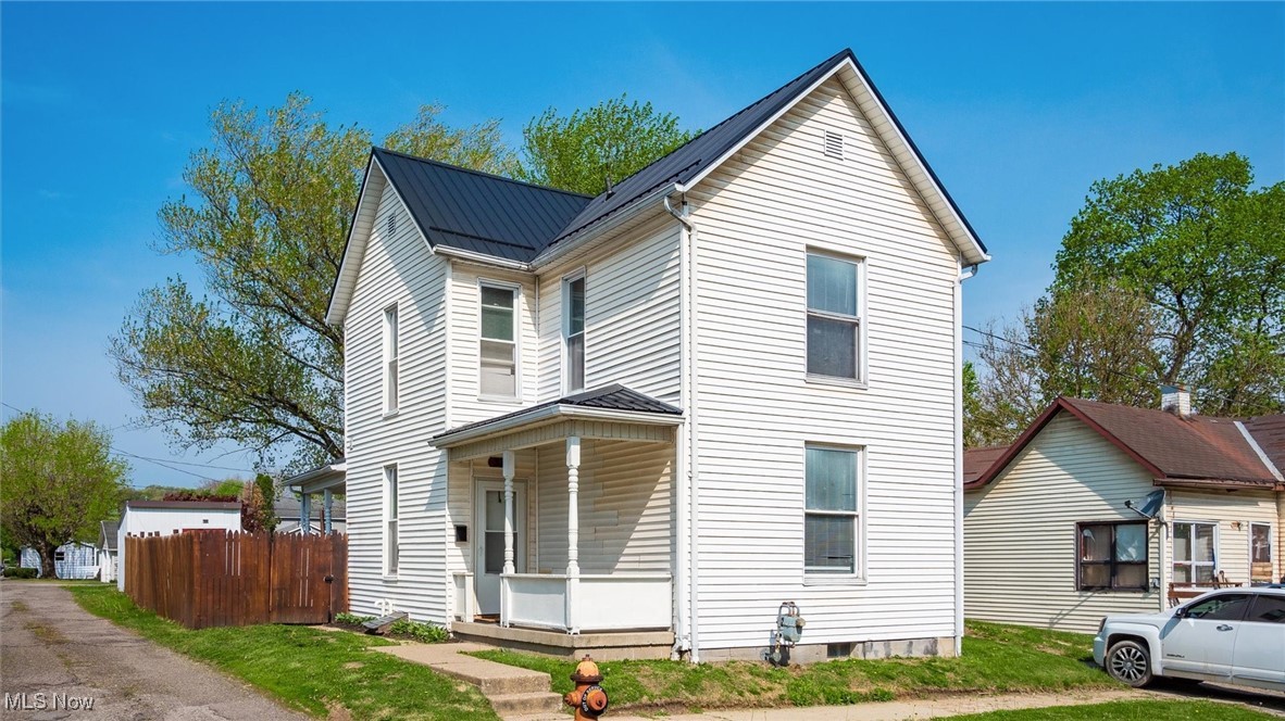 326 S 8th Street, Cambridge, Ohio image 1