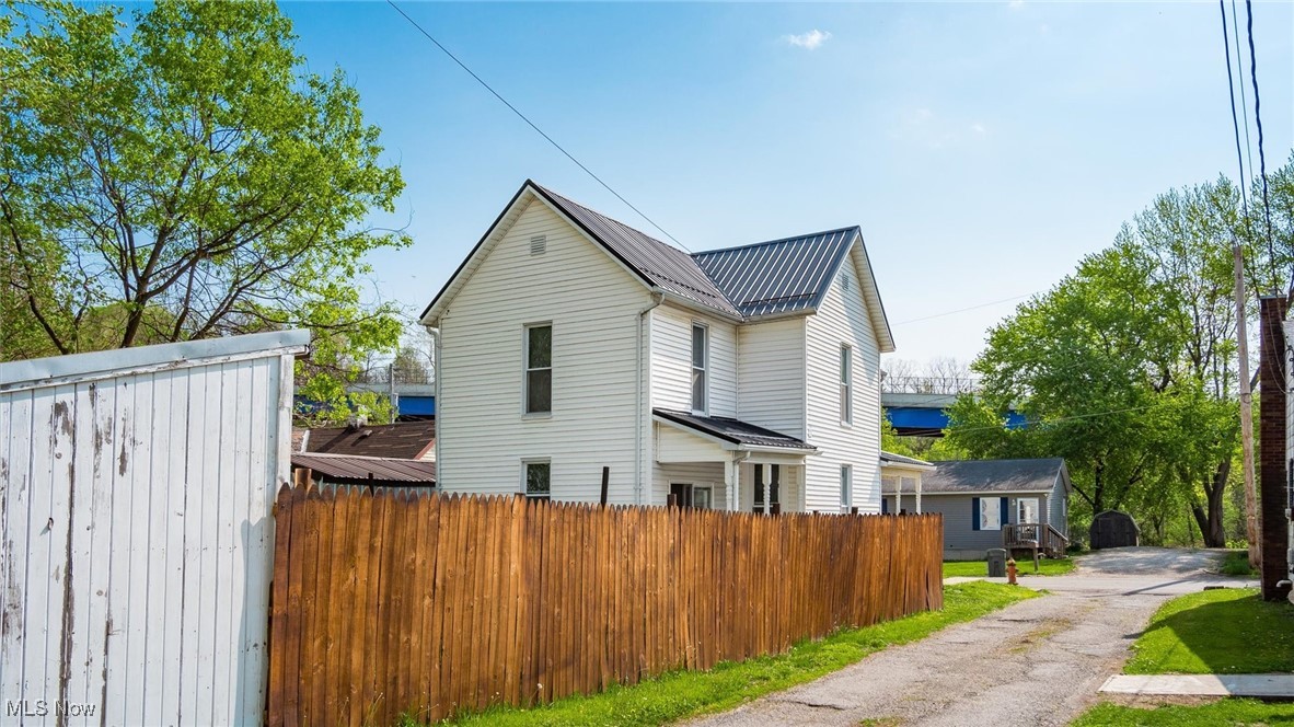 326 S 8th Street, Cambridge, Ohio image 3