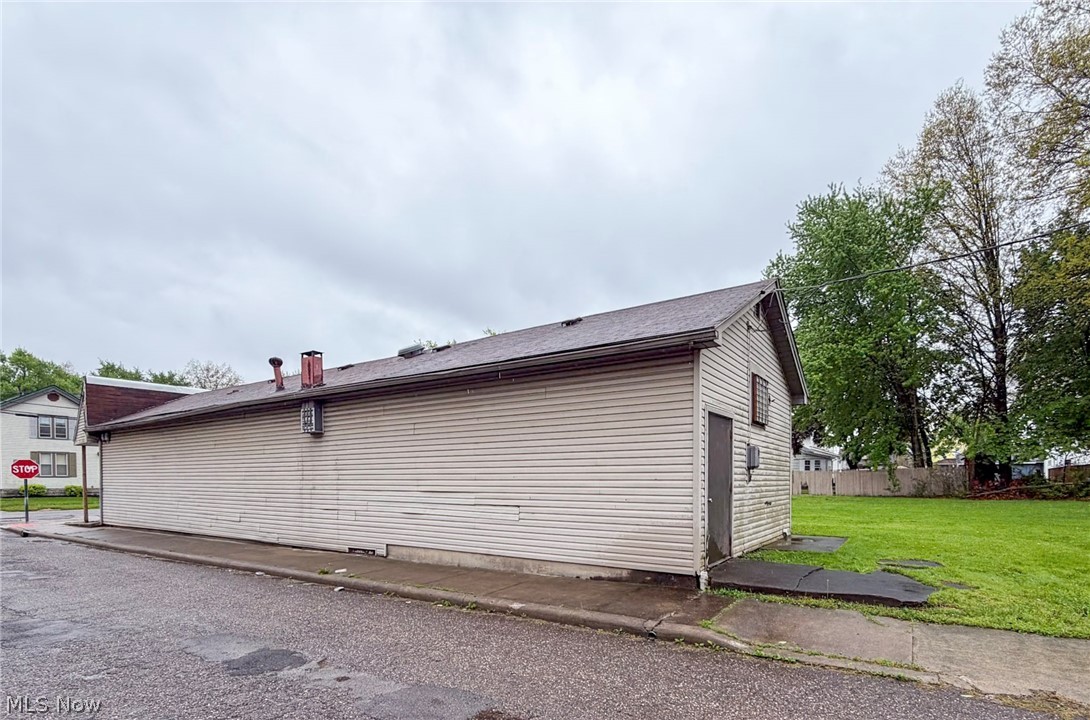 Smiths Add 02 - Commercial Sale