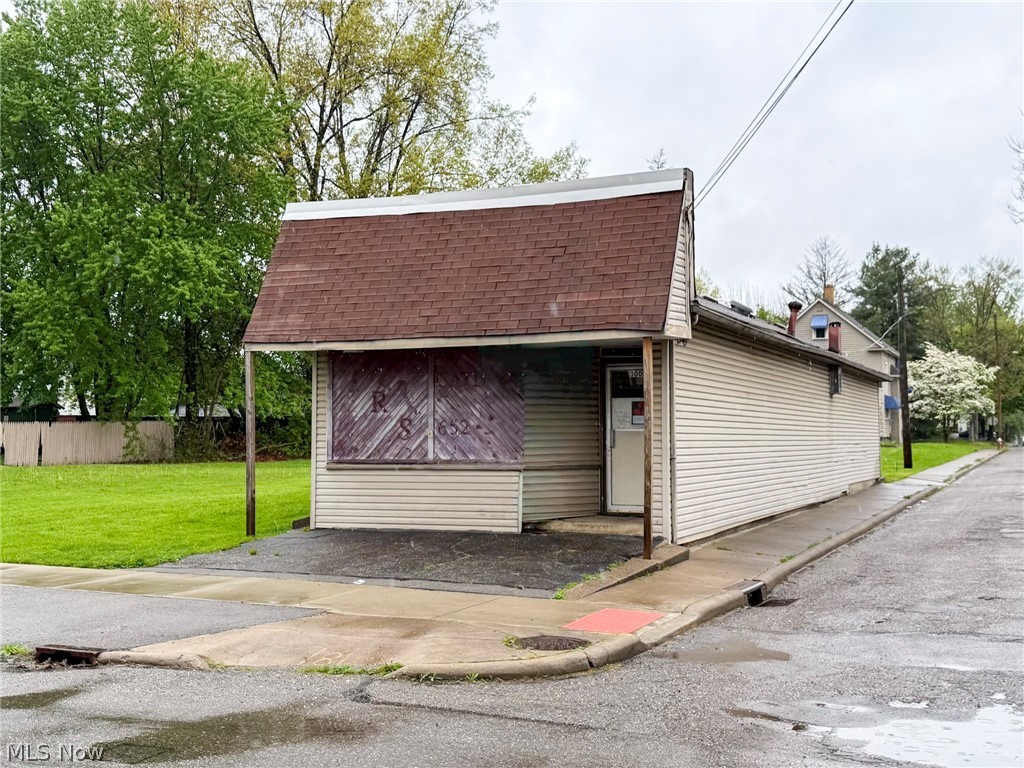 Smiths Add 02 - Commercial Sale