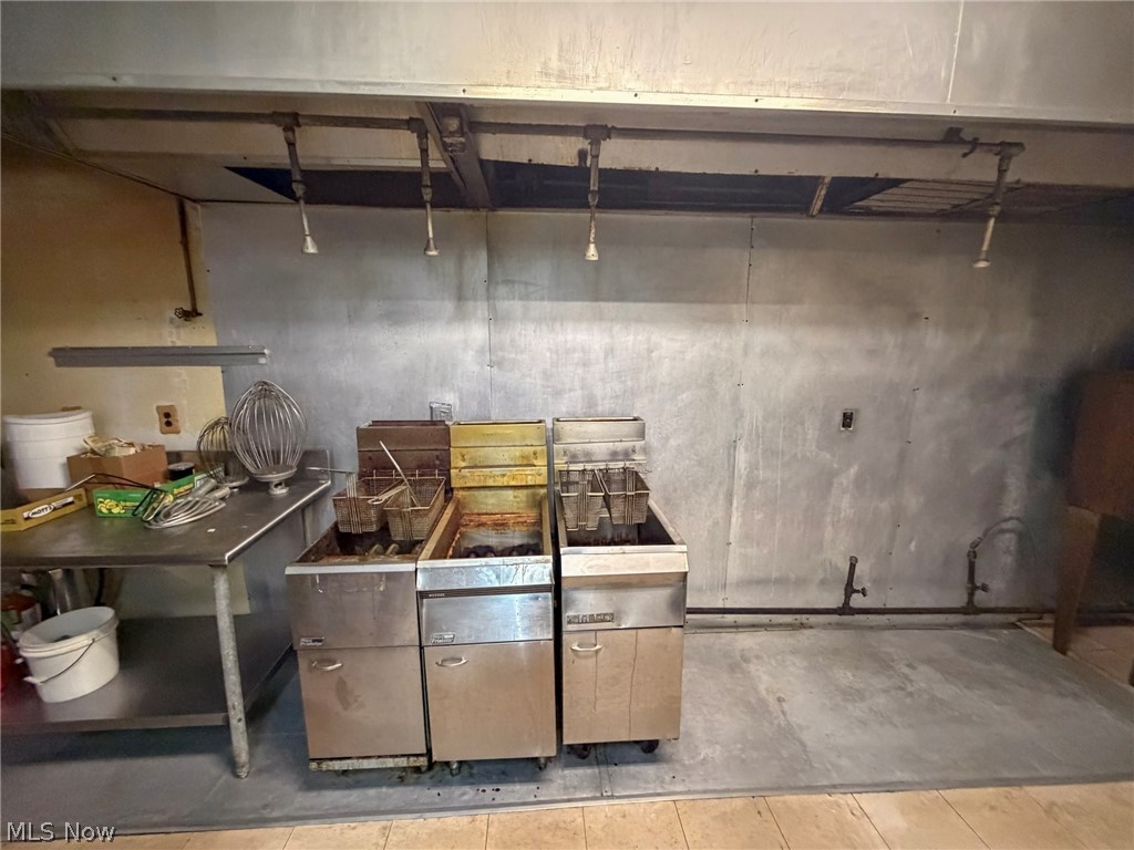Smiths Add 02 - Commercial Sale