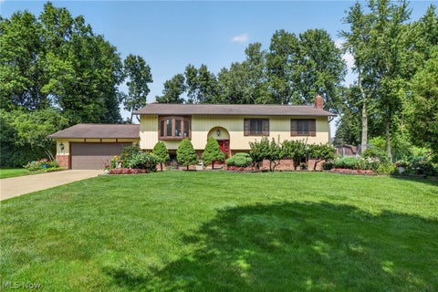 Homes For Sale - 7390 Belvedere Drive<br/> Mentor, OH 44060