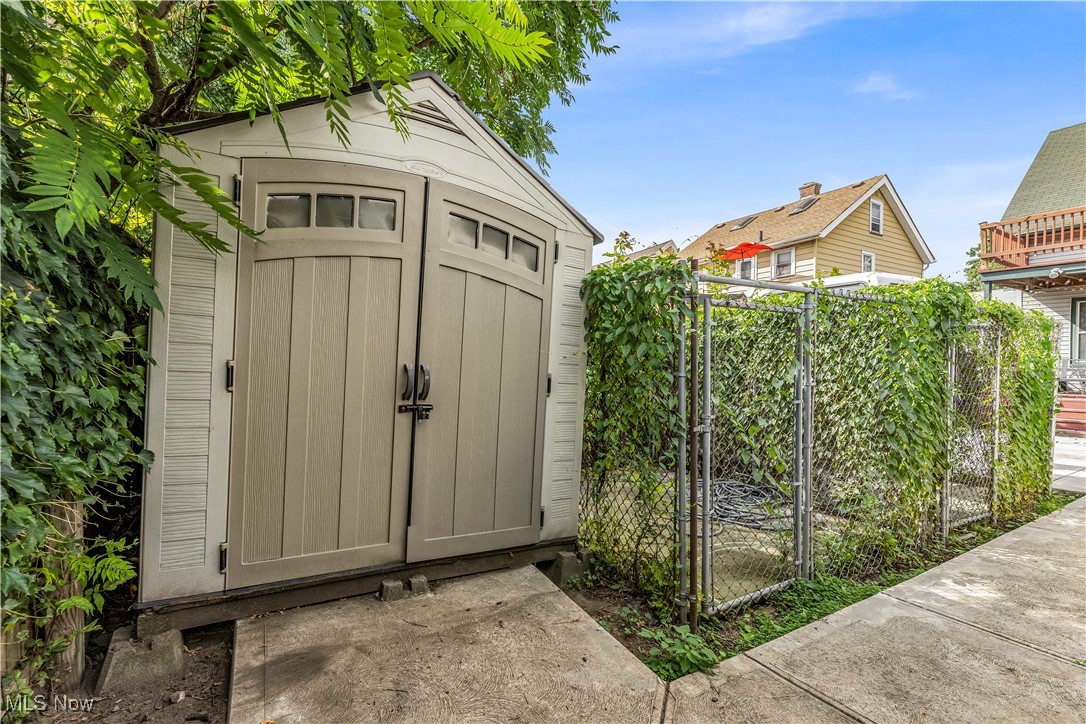 Davis & Farley Realty Co - Residential