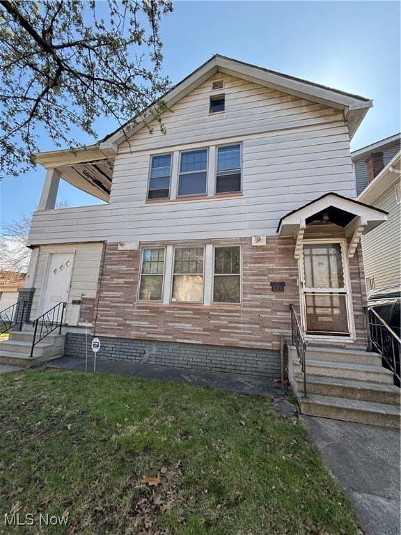 Investor special in prime Cleveland location! This 2-story duplex offers great potential with 10 total rooms, a full basement, and a 3-car detached garage. Built in 1920 with solid construction, but in need of rehab. Features forced-air heat, vinyl siding, and a gable roof. Sold as is.
Located near University Circle, hospitals, and major attractions — ideal for a value-add rental or flip!