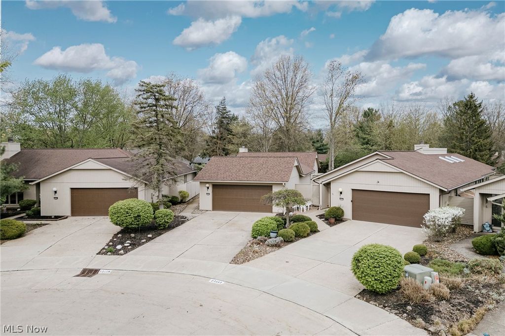 Photo of 22156 Meadowsouth Court, Strongsville, OH 44149 (MLS # 5201993)