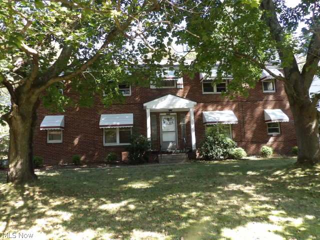 Charming 2 Bedroom, 1 Bath 2nd floor apartment located in Boardman!!!Boardman Local School District. Carport, kitchen w/appliances and dining area, and spacious living room.This will not last long MOVE IN READY! Monthly rent is $465.00. plus gas and electric. Full deposit and first months rent required. No pets or smoking permitted. MUST SEE!
