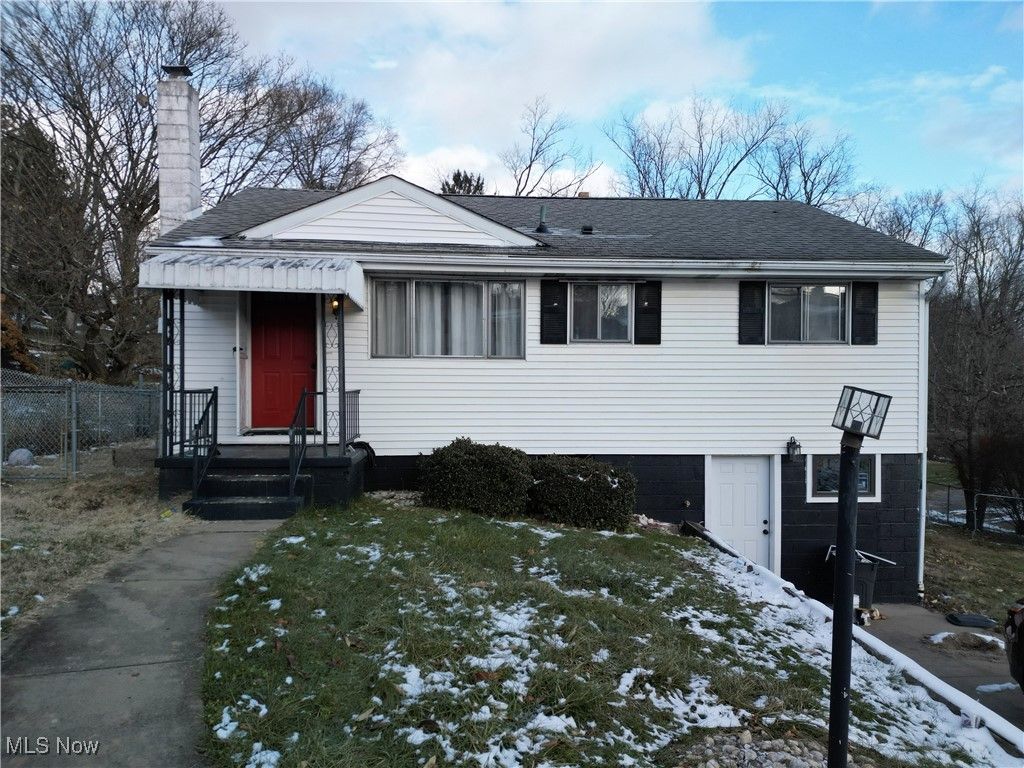 Photo of 132 Linmar Street, Wintersville, OH 43953 (MLS # 5175698)