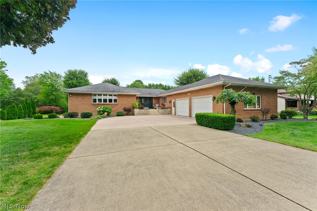 365 Sunset Drive, Brookfield, Ohio image 38