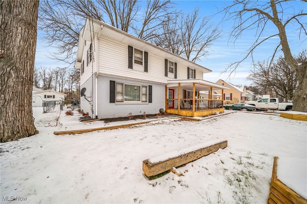 Photo of 1209 Union Avenue, Ashtabula, OH 44004 (MLS # 5176673)