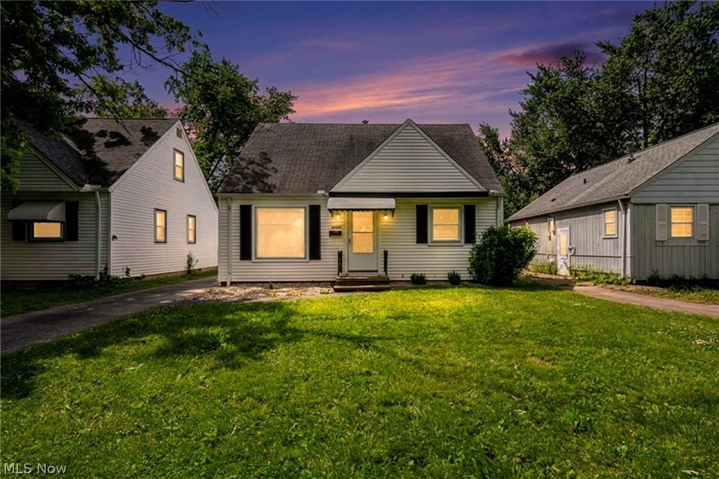 Photo of 18401 Parkmount Avenue, Cleveland, OH 44135 (MLS # 5220264)