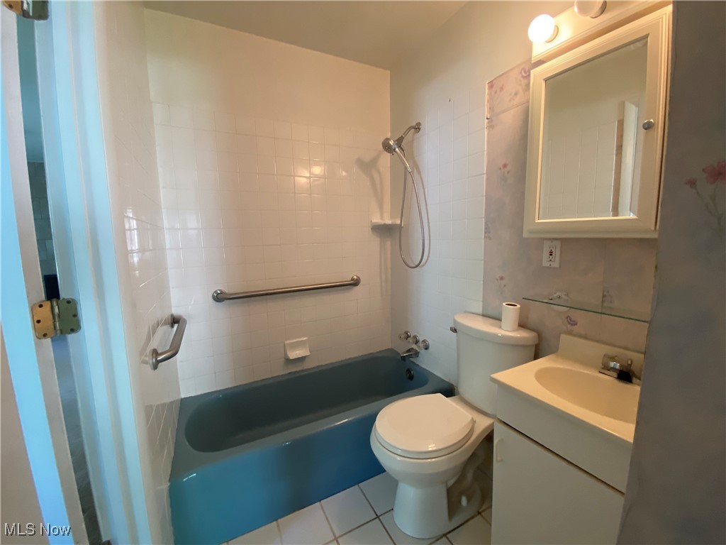 9372 Jordan Drive, Mentor, Ohio image 12