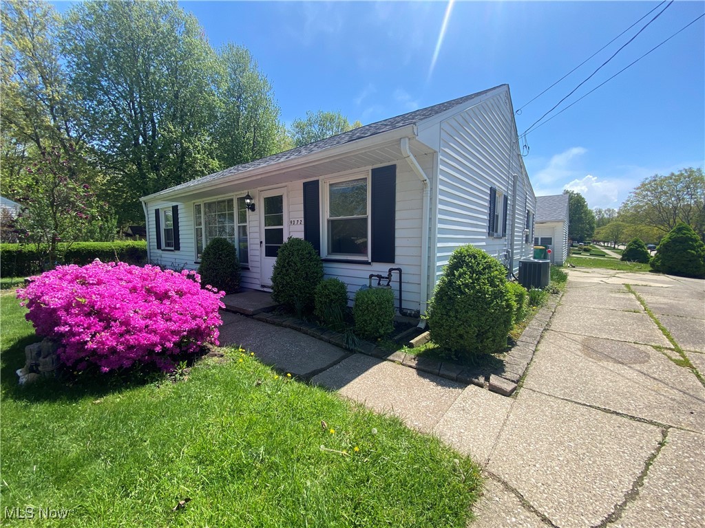 9372 Jordan Drive, Mentor, Ohio image 4