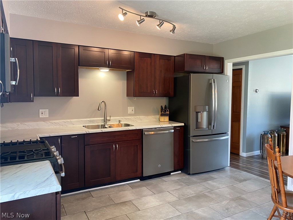 Pville Overlook 02 - Residential