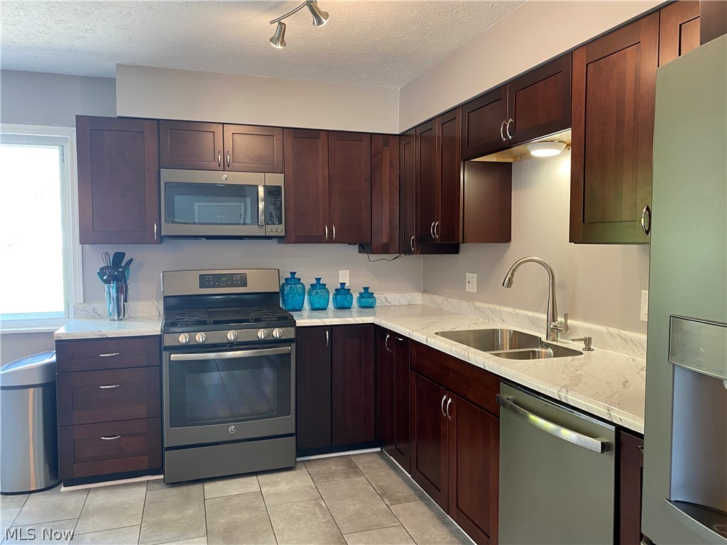 Pville Overlook 02 - Residential