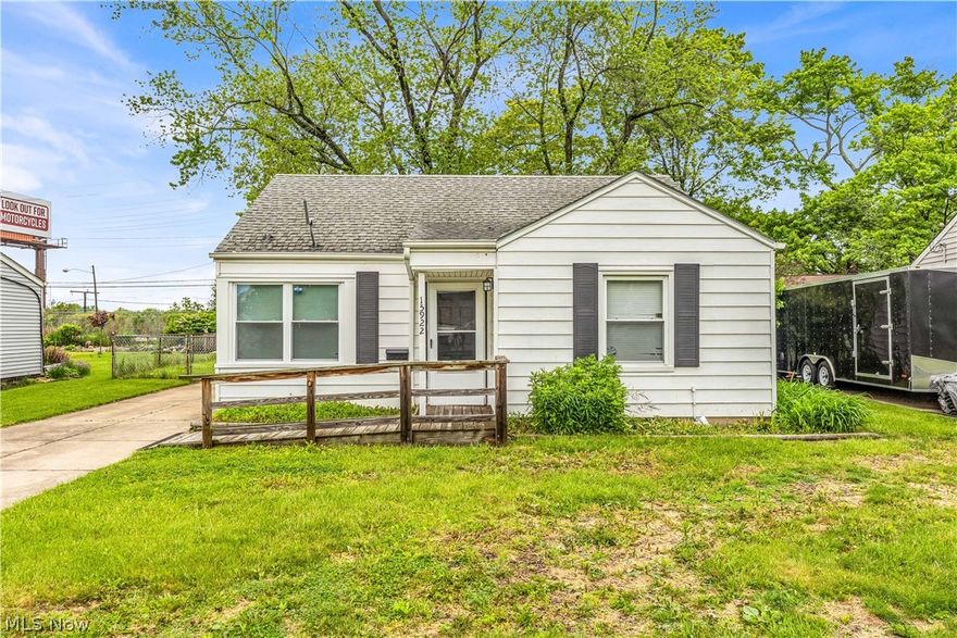 15922 Eleanore Dr, Cleveland - Spacious 3-bed 1.5 -bath single-family home! //

$ 1470 rent / $ 1470 deposit //
$55 application fee per adult //
1-2 pets OK in this unit. After application pre-approval, a PetScreening is required for any animals to proceed with one of our properties; a PetScreening affidavit is still required if you have no pets. (Some breed restrictions apply per HUD guidelines). //
NO SMOKING //
1 time $169 non-refundable set up fee paid at lease signing //

$35/month required resident benefit package; can include personal property/liability insurance for an additional $10/month for $45/month total. //

After application Pre-Approval 1 applicant per household application is required to fill out a PetScreening application, before being about to proceed with placing a Reservation Fee for one of our properties.  You will receive a pre-approval for your application and in order to proceed, the PetScreening is required. Even if you have NO pets - this application must be filled out. One time, non-refundable pet fee of $250-600 per animal applies to all pets & must be paid before or when you pay your first month rent. (No fee for qualified assistance animals). //

Our application is processed through secure site: Findigs, and they require ID and income verification. Without this, your application will not be processed. They offer 24/7 chat support on their application directly if you have any questions. //

BEDROOMS: 3 //
BATHROOMS: 1.5 //
APPLIANCES PROVIDED: Fridge and stove //
UTILITIES / RESIDENT RESPONSIBILITY: Residents are responsible for all utilities including: water/sewer/trash, gas & electric and are responsible to maintain lawn care maintenance & snow removal. //

Serious inquiries only.