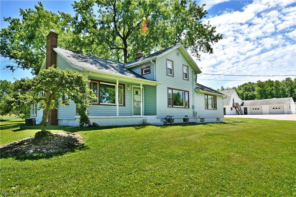 Photo of 4085 Herner County Line Road, Southington, OH 44470 (MLS # 5221661)