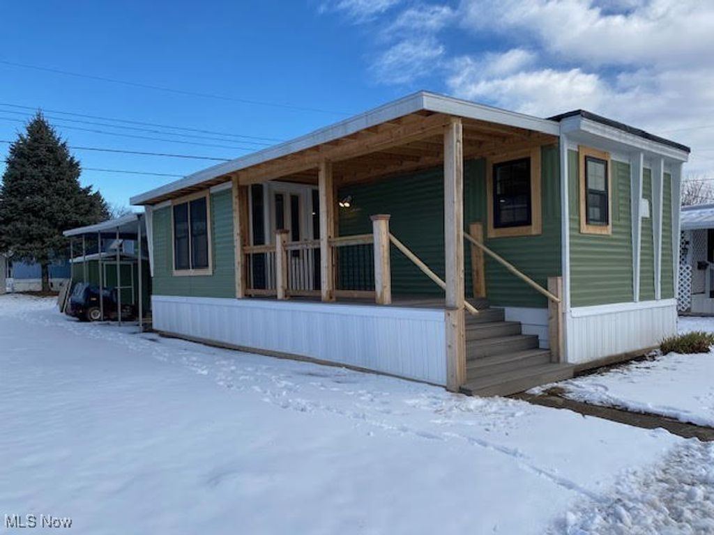 Photo of 81 Helen Street, Barberton, OH 44203 (MLS # 5183149)